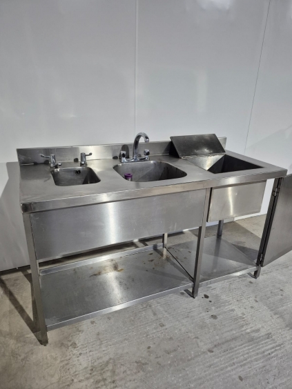 1600mm Wide Solid Welded Stainless Steel Double / Triple Bowl Sink