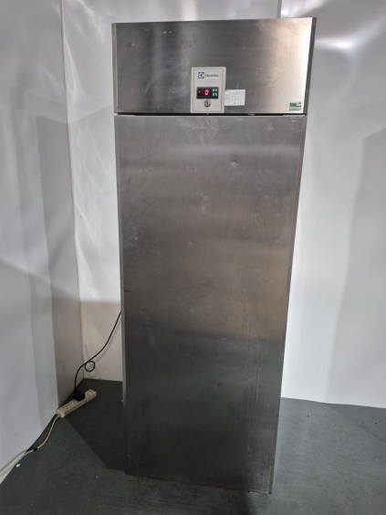 Electrolux Ecostore Commercial Upright Single Door 670L Stainless Steel Fridge