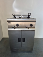 Lincat Silverlink 600 J18 Free Standing Electric Twin Tank Fryer