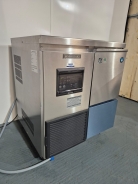 Hoshizaki FM-80KE-HCN Self Contained Nugget Ice Flaker Machine 75kg/24hrs 